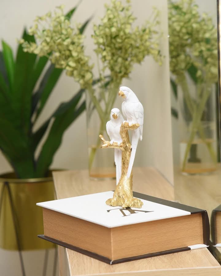 Modern Parrot Art Tree Decorative Ornament