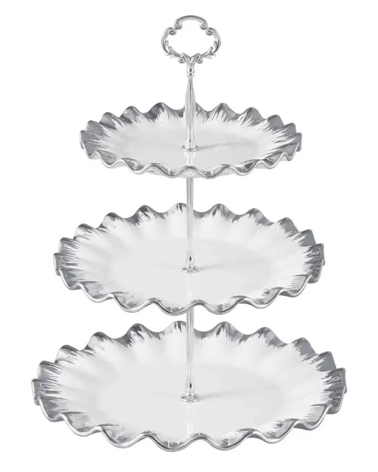Elegant Design 3-Tier Cake Stand With Metal Stand