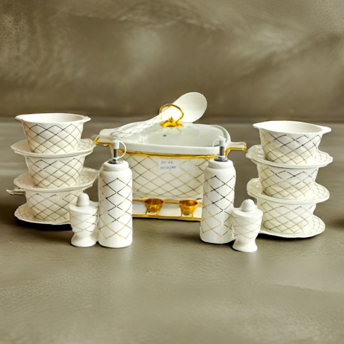Refined Cheque Pattern Porcelain Soup Set with Golden Stand