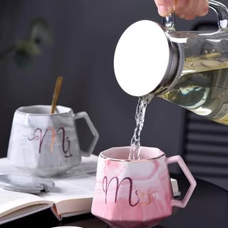 Marble patterned Mr and Mrs Ceramic Coffee Mugs Set