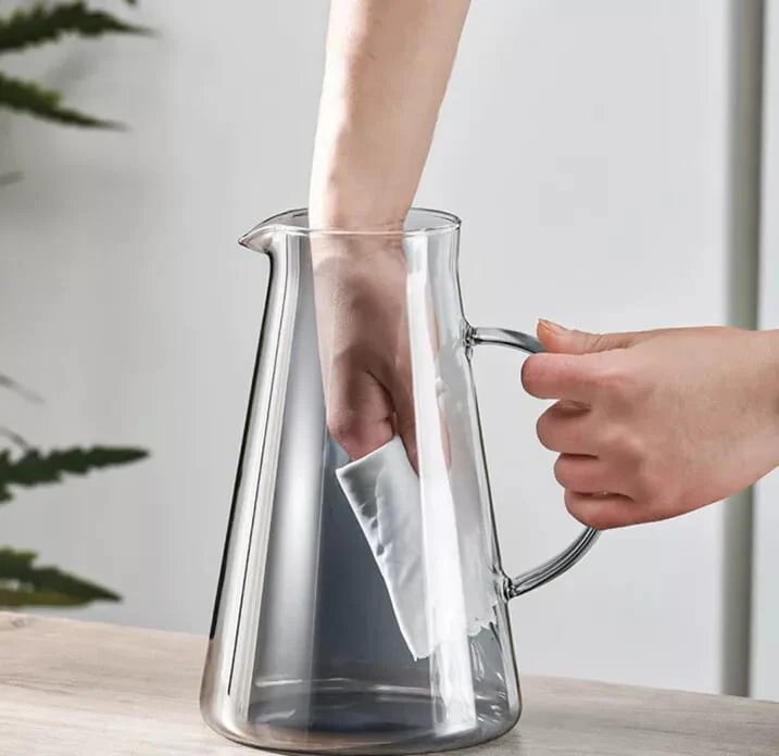 Borosilicate Glass Pitcher and Matching Glass Set for Dining