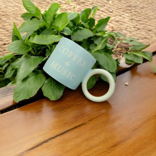 Vintage Ceramic Coffee Mugs With Round Shape Handle